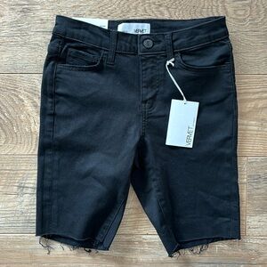 NWT Vervet Valerie Black Bermuda Mid Rise Shorts, Women’s Size XS NEW